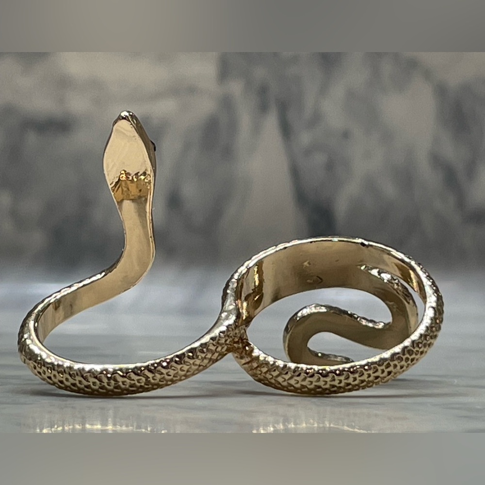 Unique Gold Tone Double Finger Snake Ring Size 7.75 Serpent Wrap Statement Ring - Picture 13 of 15